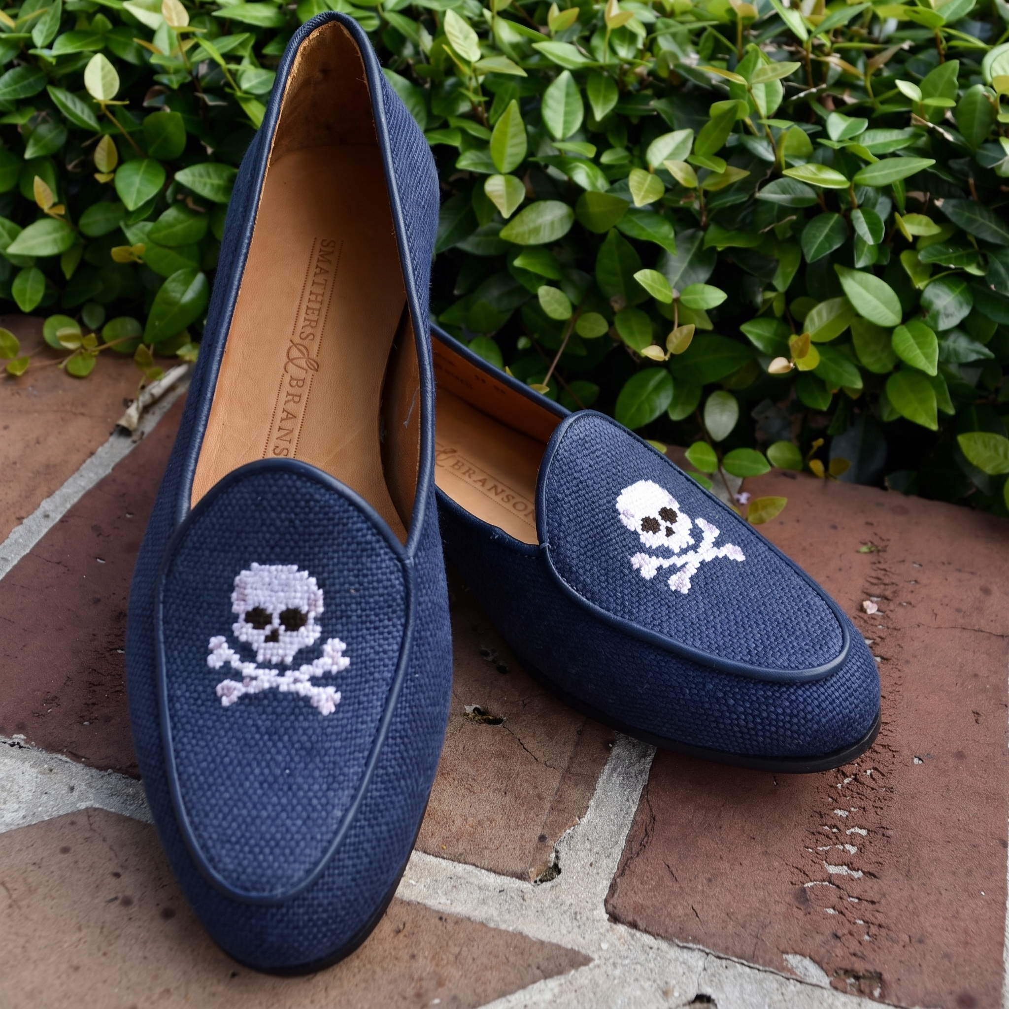 Jolly Roger Women's Linen Belgian Loafers (Navy Linen)